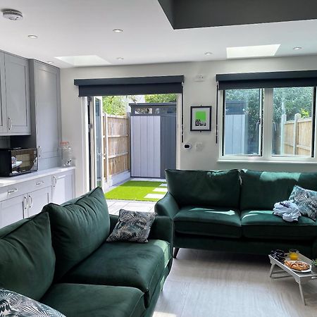Superb Townhouse Near Vibrant Gloucester Road Bristol Exterior foto