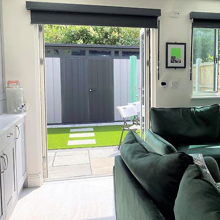 Superb Townhouse Near Vibrant Gloucester Road Bristol Exterior foto